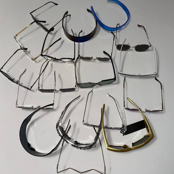 18 SUNGLASSES + 12 CASES - Picture 7 of 7